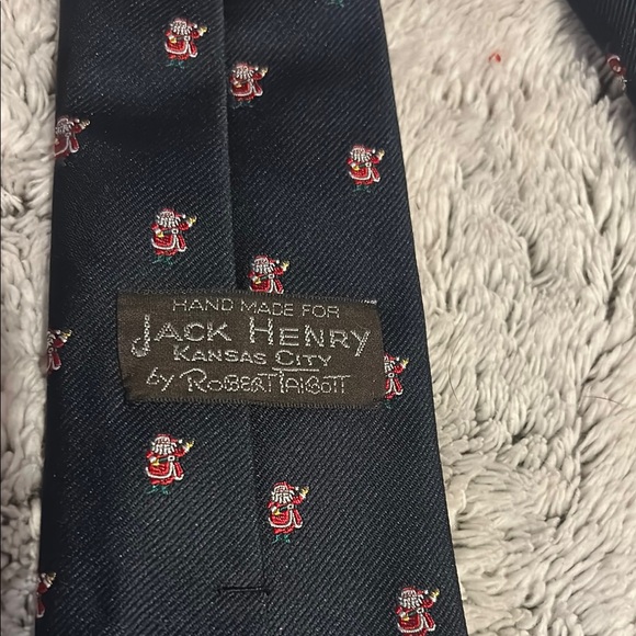 Men's Black Tie with Red Santa Pattern - Picture 2 of 3